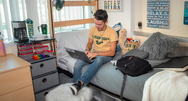 How To Organize Your College Dorm Room