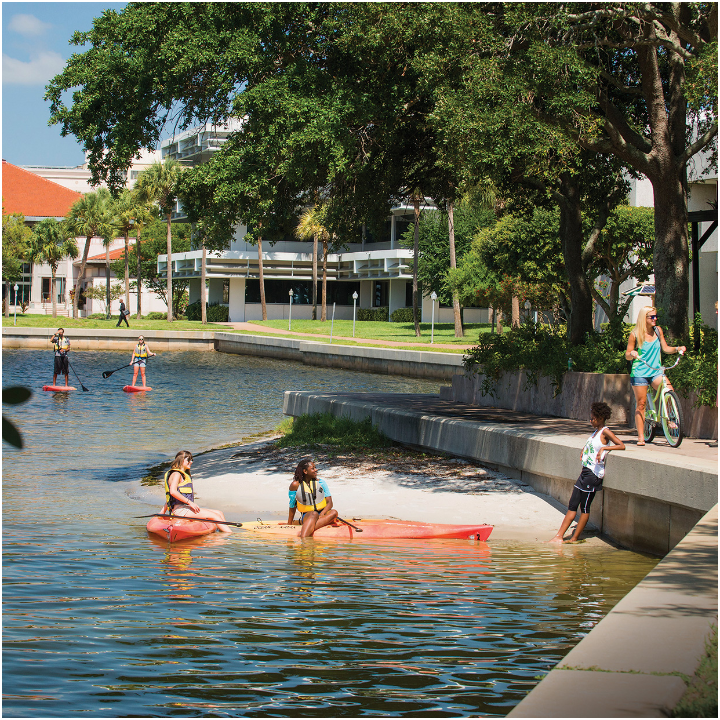 USFSP students out on boats at the USF St. Petersburg campus.